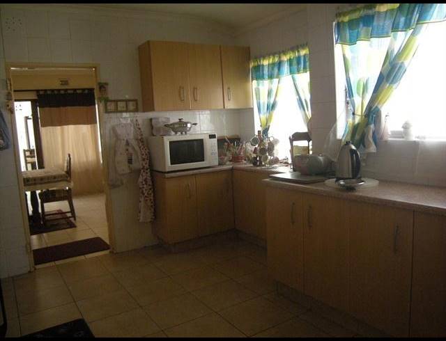 3 BEDROOM HOUSE FOR SALE IN BEREA WEST